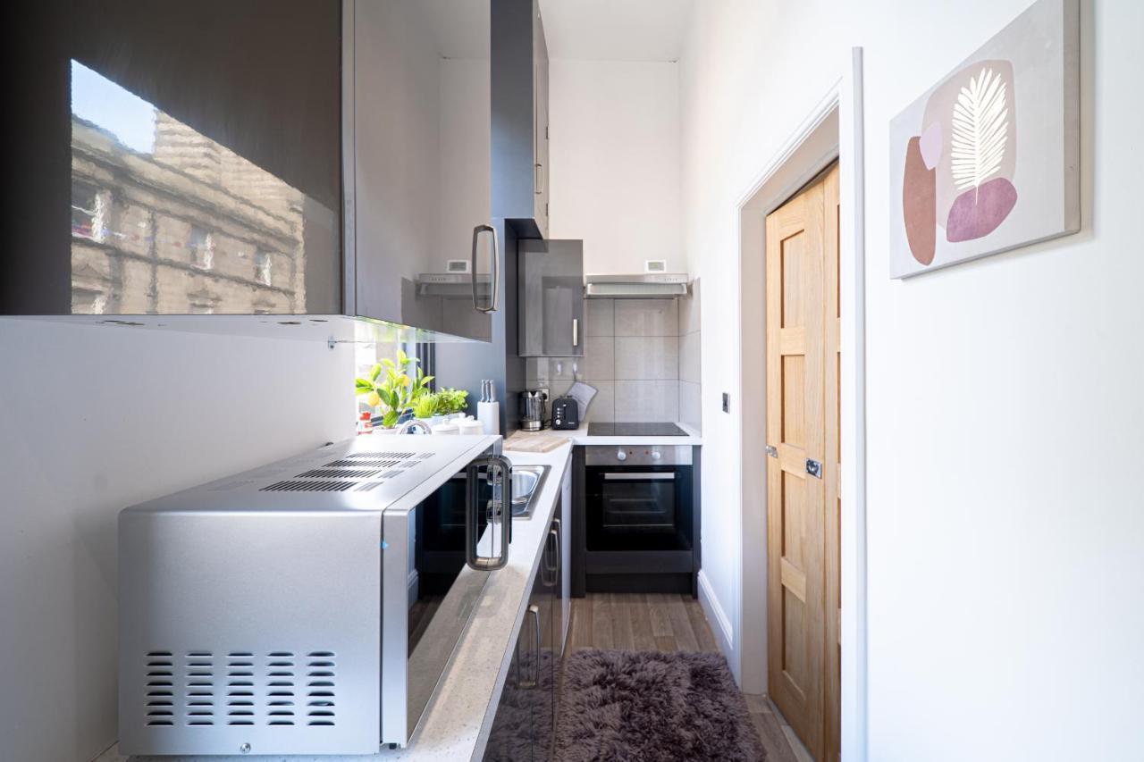 Cozy 1-Bedroom Apartment In The Heart Of Barnsley Town Centre Bagian luar foto