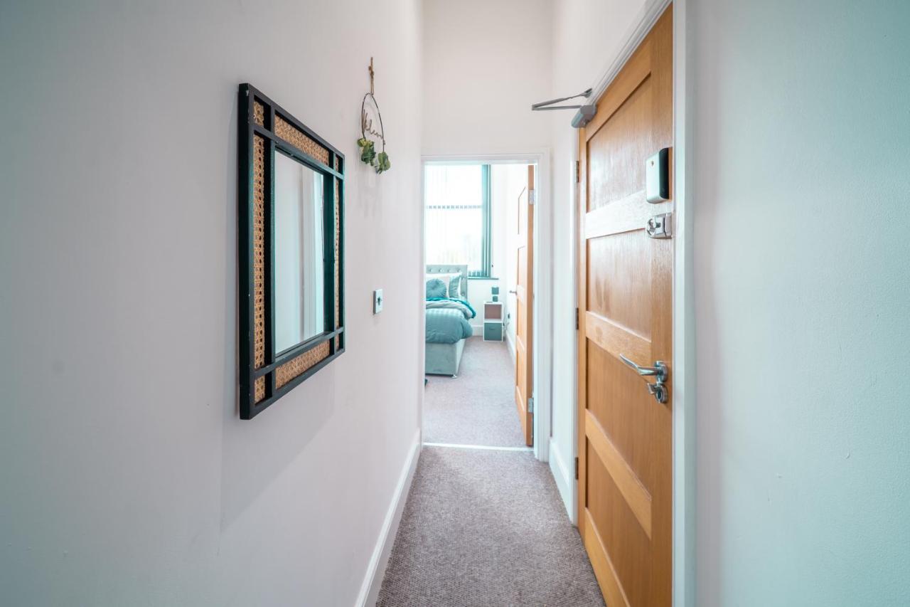Cozy 1-Bedroom Apartment In The Heart Of Barnsley Town Centre Bagian luar foto