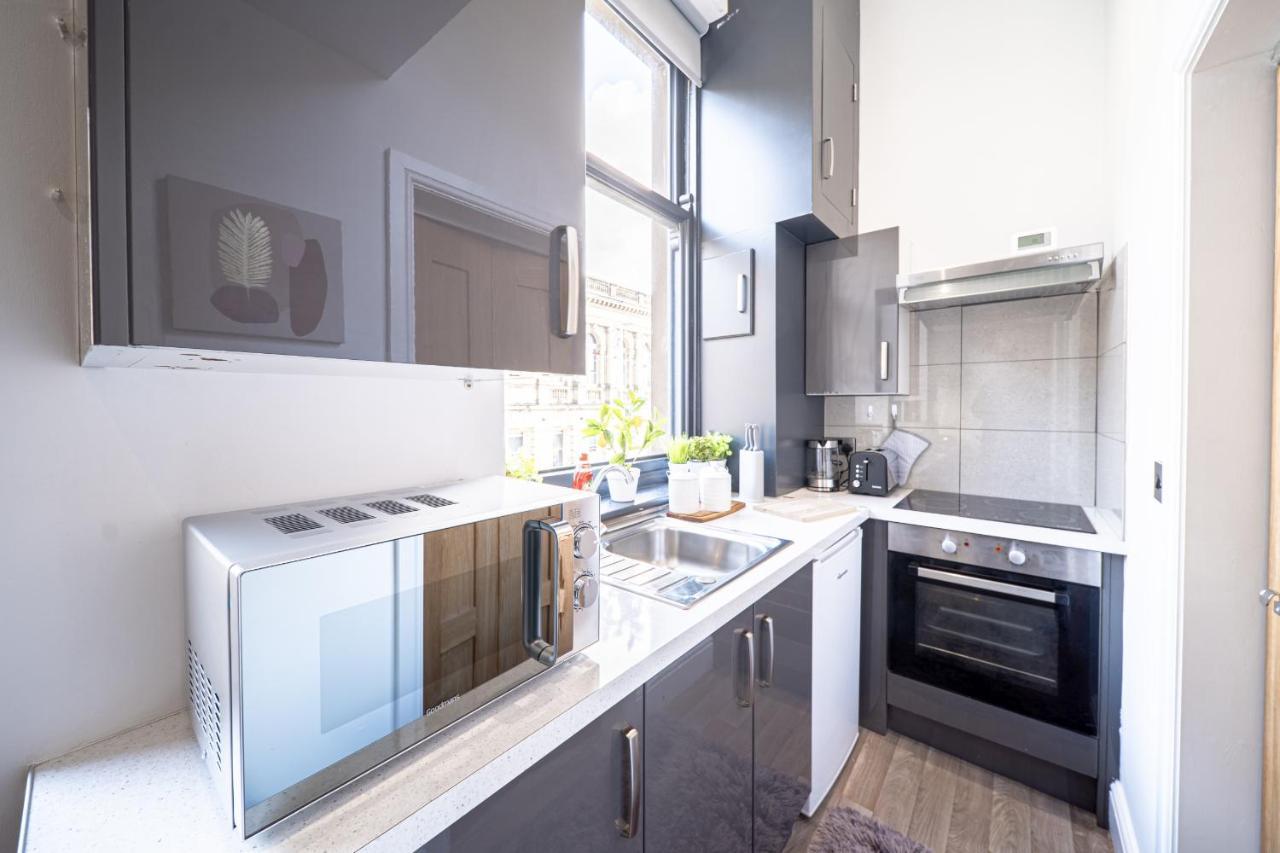 Cozy 1-Bedroom Apartment In The Heart Of Barnsley Town Centre Bagian luar foto