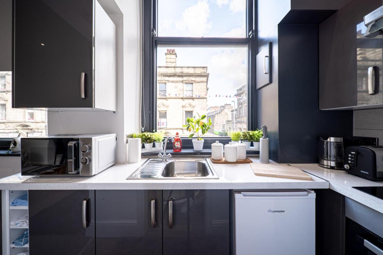 Cozy 1-Bedroom Apartment In The Heart Of Barnsley Town Centre Bagian luar foto