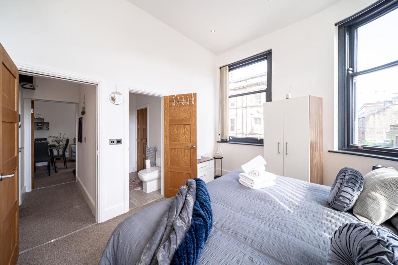 Cozy 1-Bedroom Apartment In The Heart Of Barnsley Town Centre Bagian luar foto