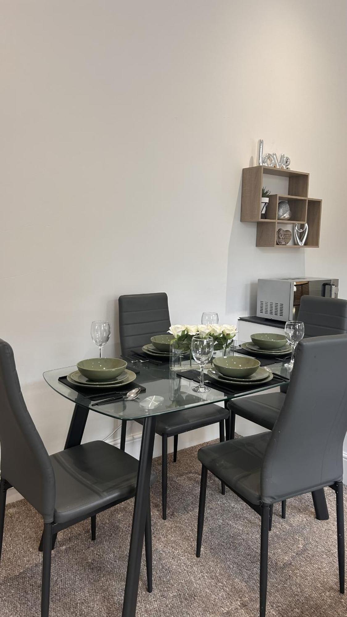Cozy 1-Bedroom Apartment In The Heart Of Barnsley Town Centre Bagian luar foto